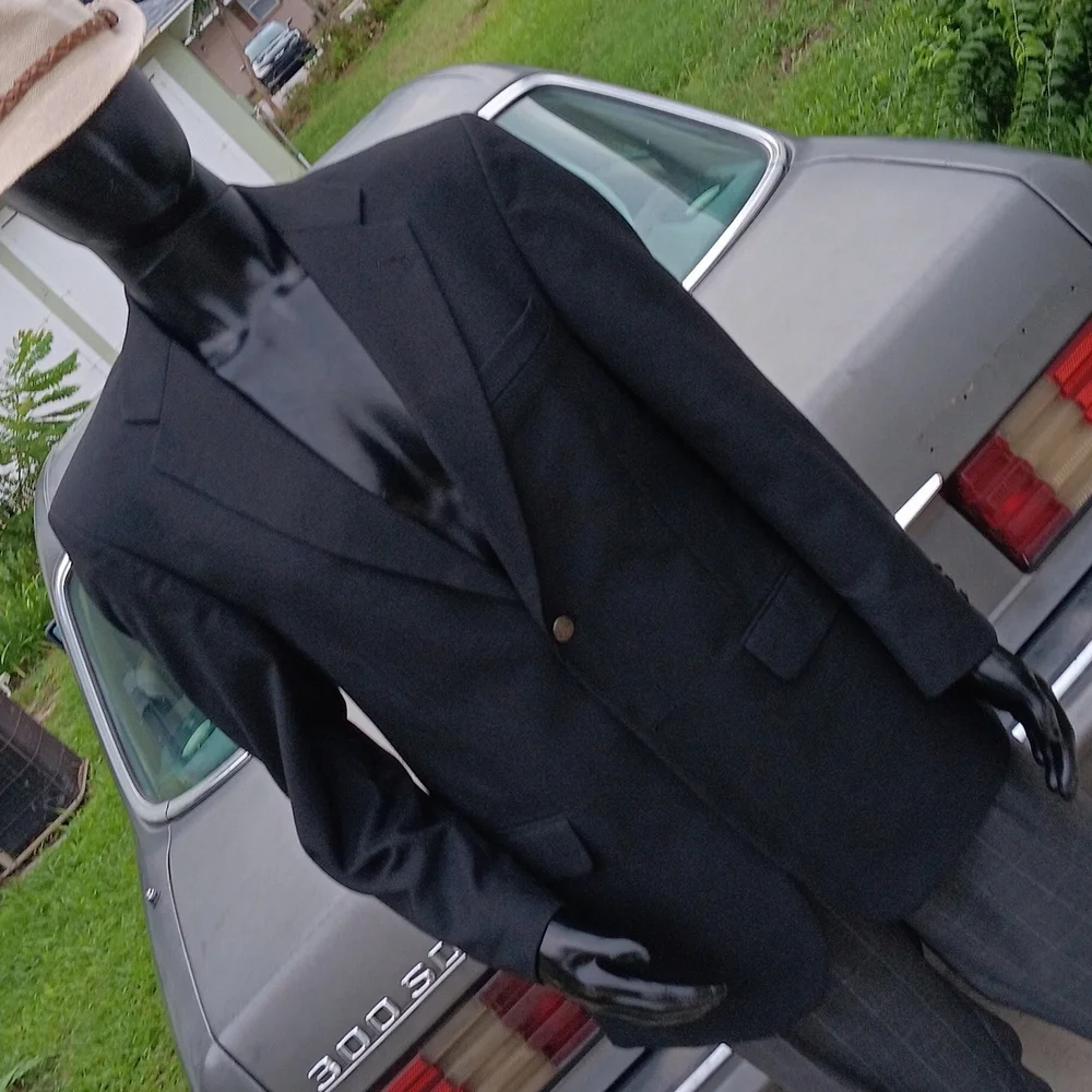 Stanley Blacker Men's (2) Button Luxury Blazer with Metallic Style Buttons - Picture 9 of 16